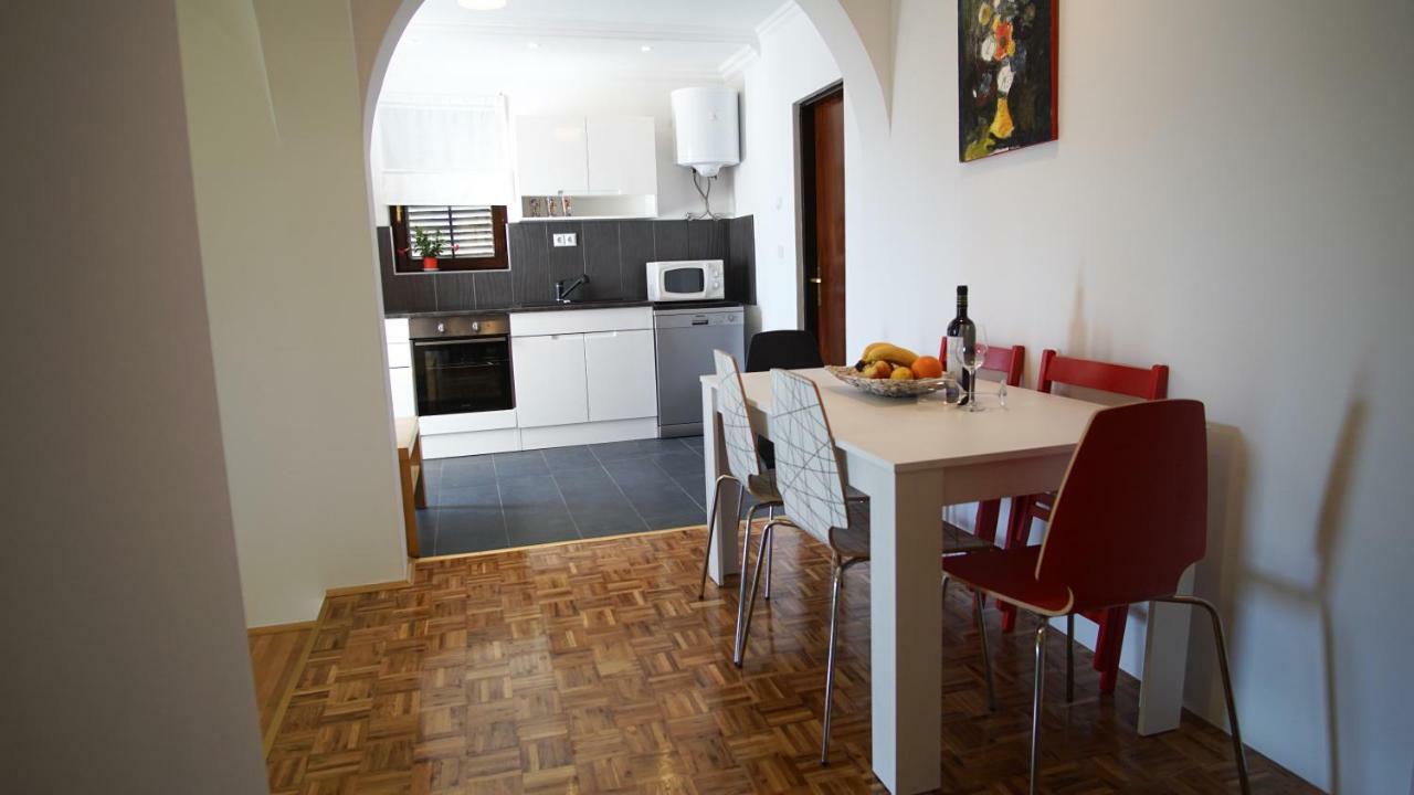 Apartmani Laura Trogir Ngoại thất bức ảnh