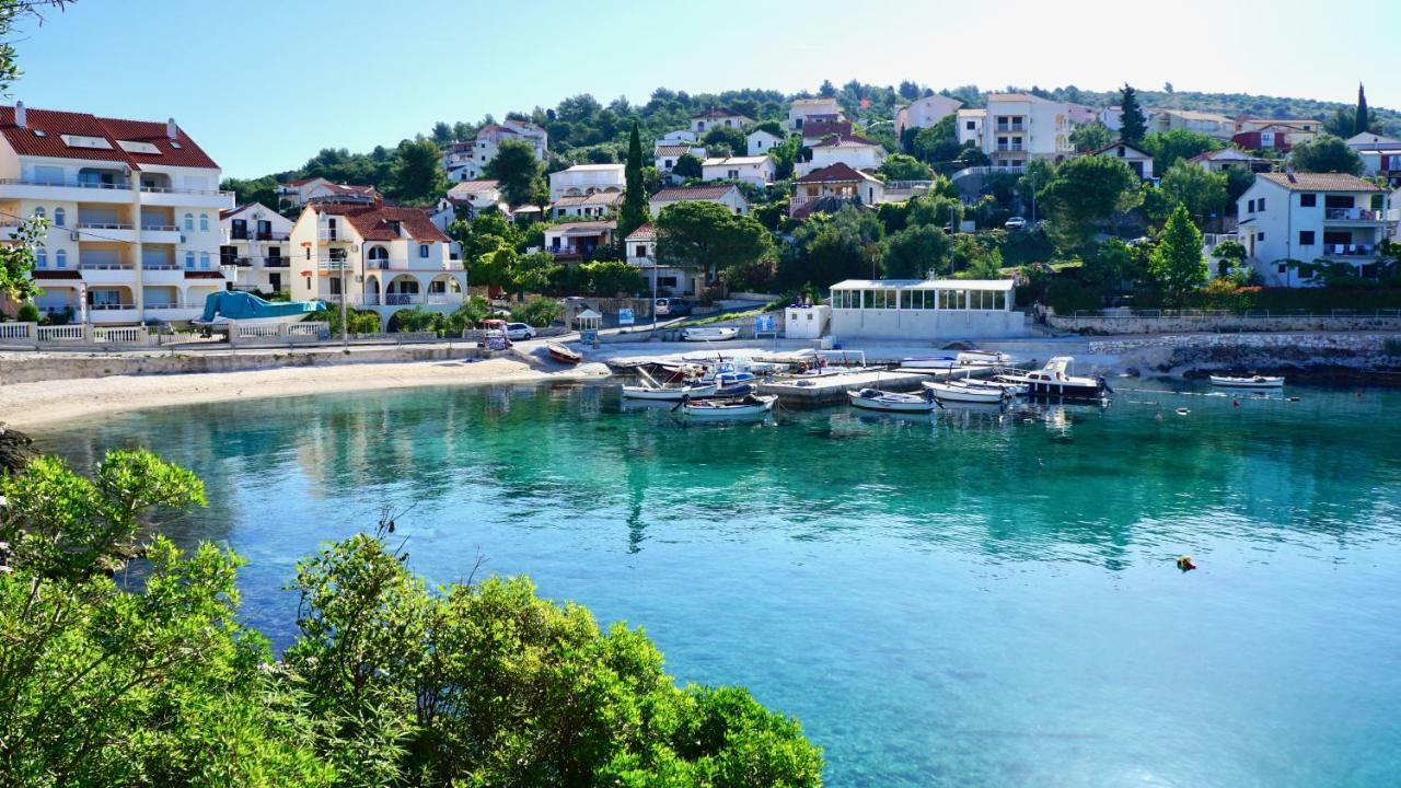 Apartmani Laura Trogir Ngoại thất bức ảnh