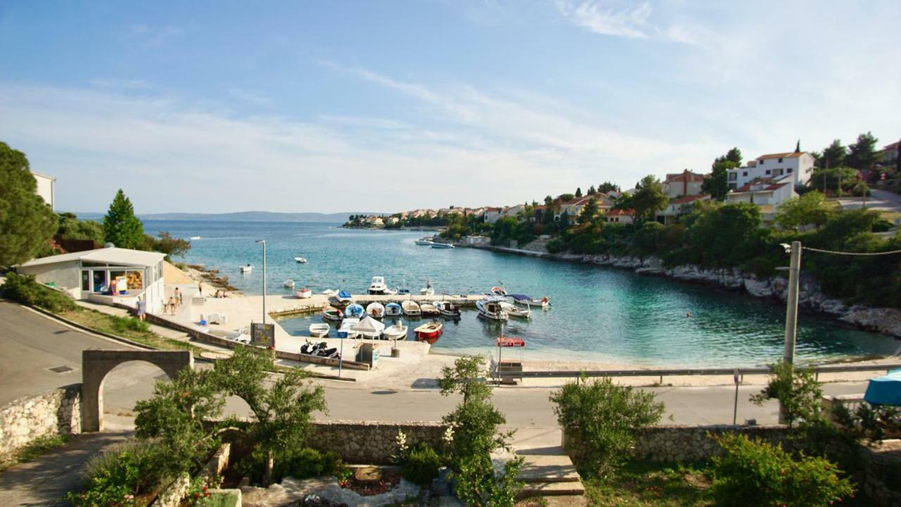 Apartmani Laura Trogir Ngoại thất bức ảnh