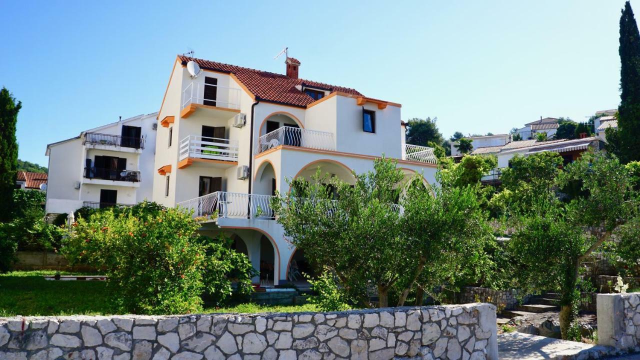 Apartmani Laura Trogir Ngoại thất bức ảnh