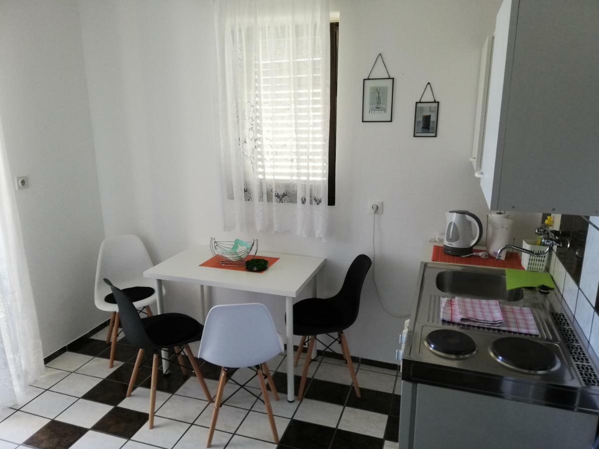 Apartmani Laura Trogir Ngoại thất bức ảnh