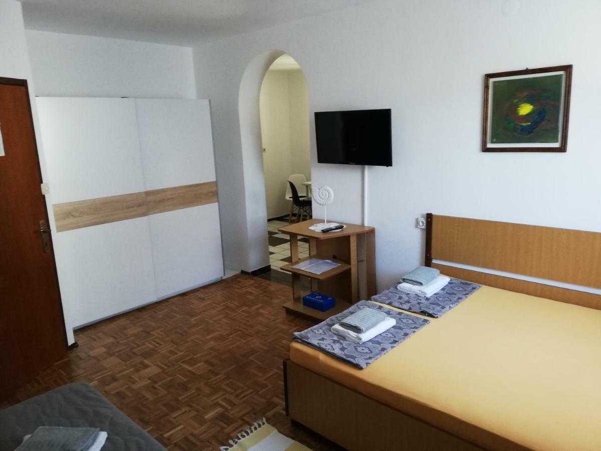 Apartmani Laura Trogir Ngoại thất bức ảnh