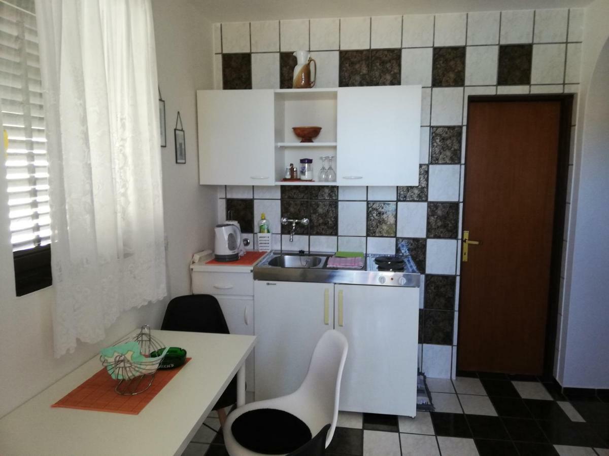 Apartmani Laura Trogir Ngoại thất bức ảnh