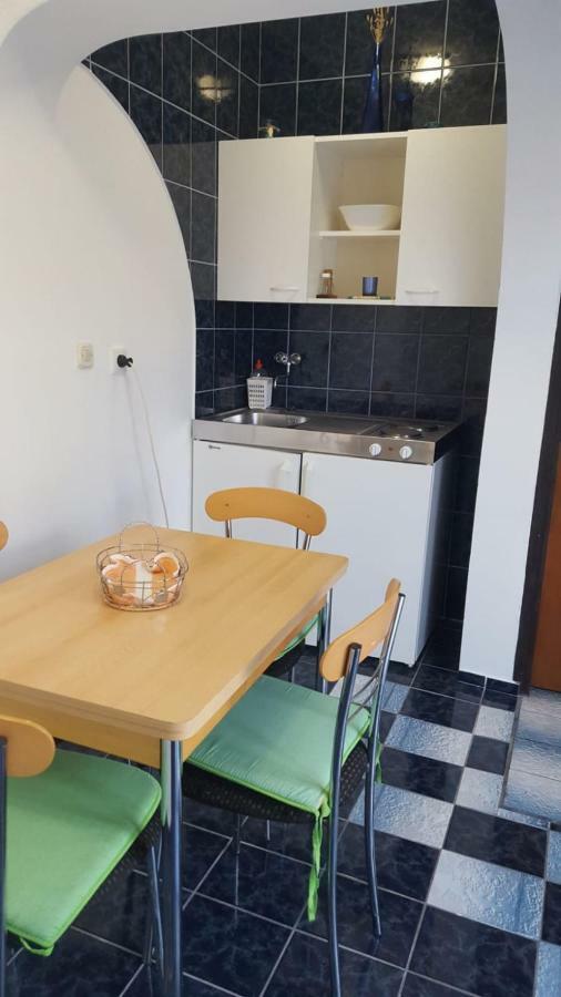 Apartmani Laura Trogir Ngoại thất bức ảnh