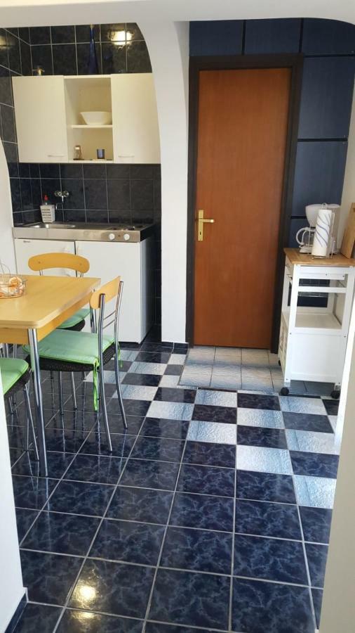 Apartmani Laura Trogir Ngoại thất bức ảnh